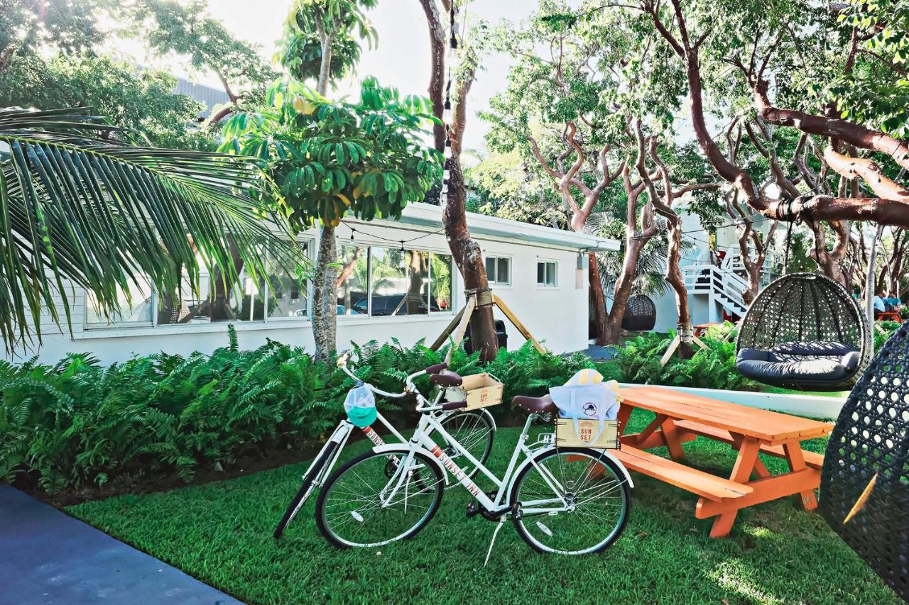 Sunset Inn イスラモラダ エクステリア 写真